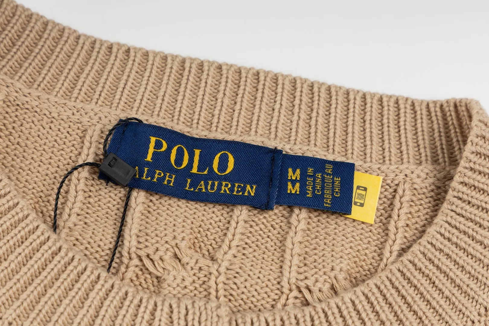 P230 #R93 RALPH LAUREN Ralph Lauren twelve colors classic small label embroidery logo seven-button knitted cable cardigan sweater women's top, high-density LOGO embroidery on the chest, original customization of tag accessories. Made of pure cotton yarn, pure cotton is skin-friendly and comfortable, small label war horse embroidered twist button cardigan sweater 🐎 high quality, follow the blogger to learn how to wear it! Let’s buy a Ralph Lauren cable sweater. It’s a super hard-to-find series after it became popular. It’s hard to find one on the official website. It’s simple and practical to wear, with a lazy and loose feel. The thickened fabric has more texture, feels soft and delicate, and has a loose fit. Whether worn alone or layered, you can wear different styles of fashion with just one piece!   Size:
